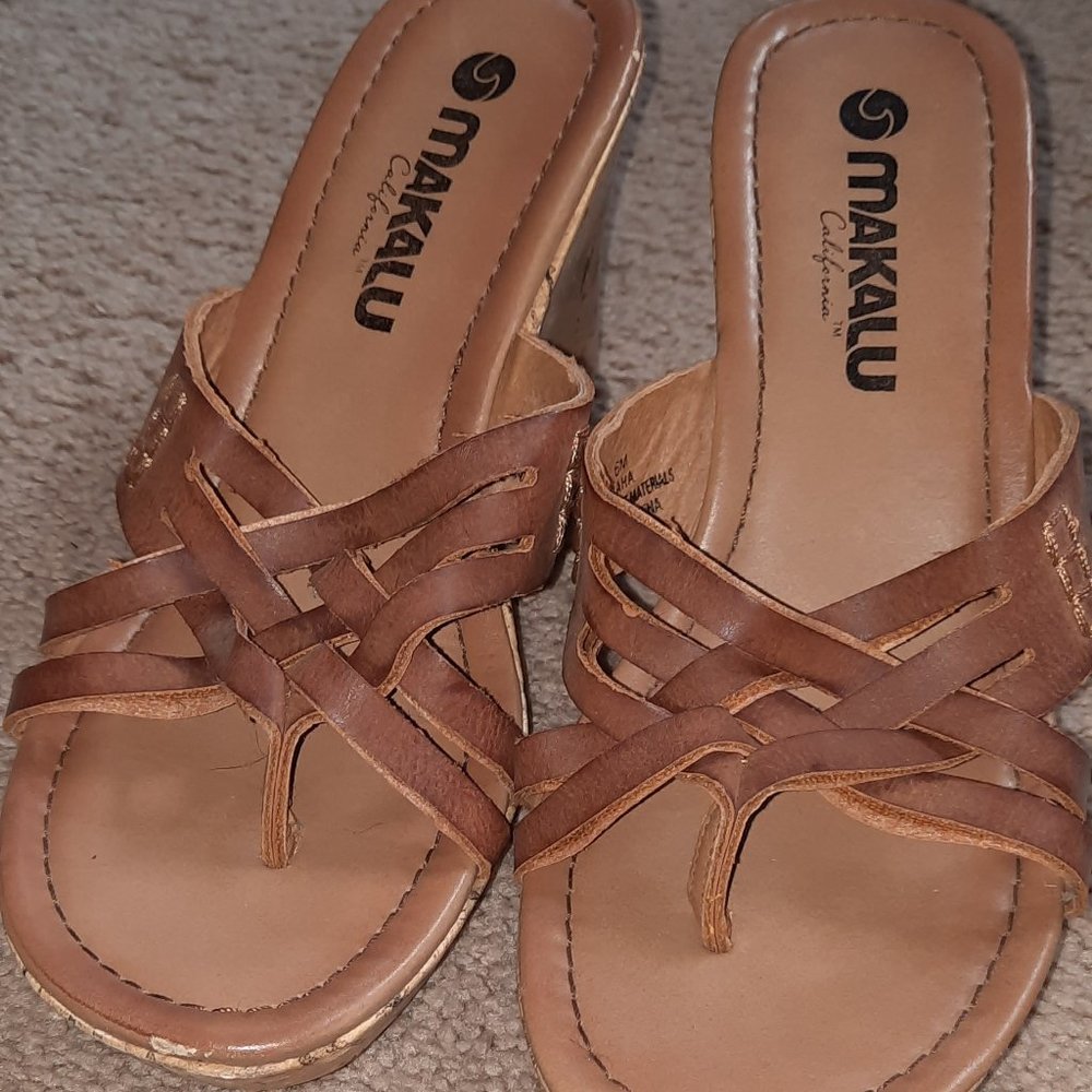 Super cute Makalu cork wedges size 6